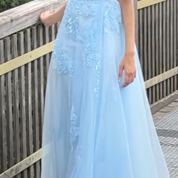 Dress - Picture 4 of 8